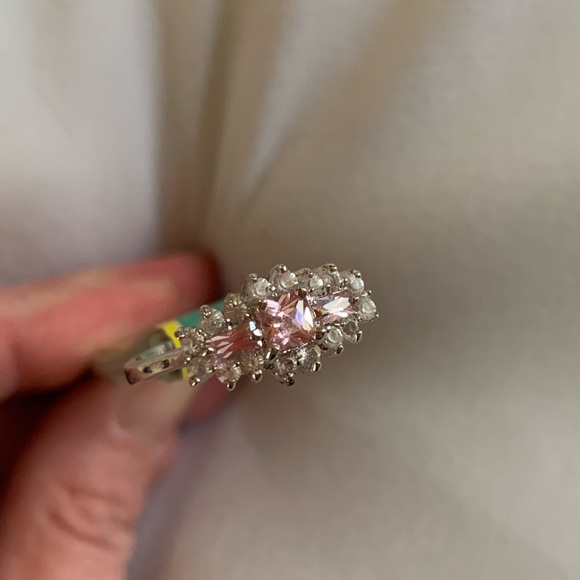 Beautiful woman’s ring - Picture 5 of 8